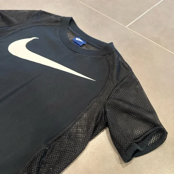 Nike Black Mesh Crop Top Medium - Picture 3 of 4